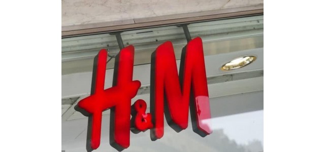 另一個品牌輸給了中國，燒掉了60噸滯銷的服裝。中國人的錢不是那么好賺的