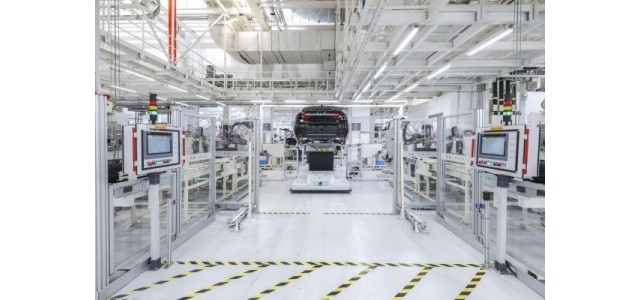 參觀紅旗工廠，享受民族工業(yè)品牌的典范